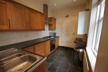 6 bed house, Deuchar Street, Jesmond Vale, Newcastle, NE21JX - Image 1